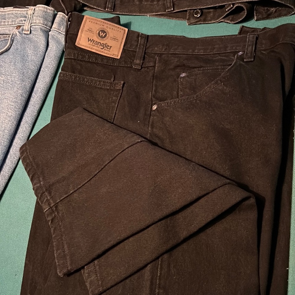 Mens Wranglers Relaxed Fit. Size 42x30